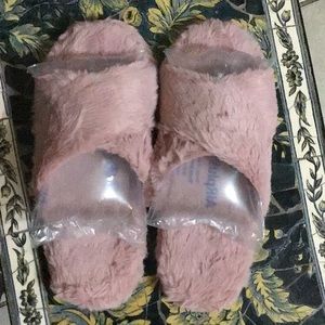 Fuzzy Faux Fur Slippers Pink